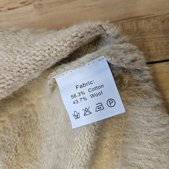 Colorful Cat Pattern Sweater - Picture 7 of 7